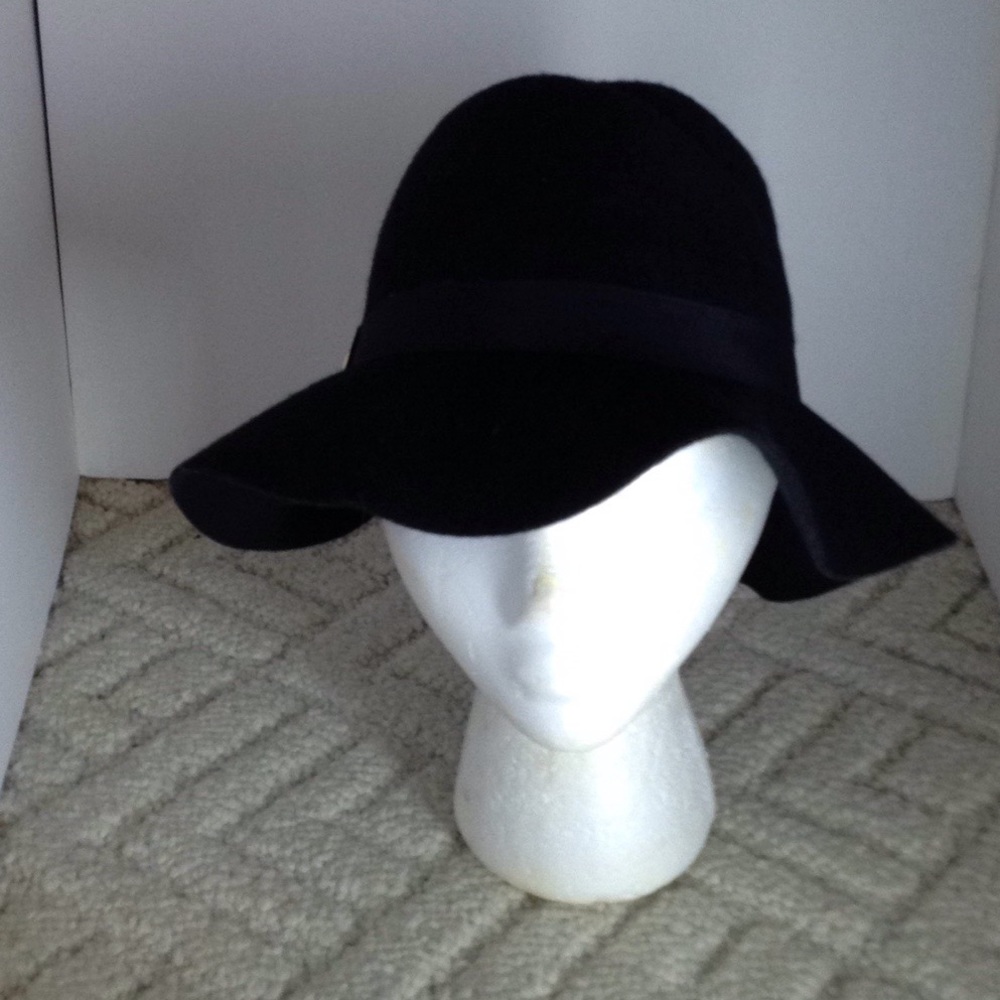 Vince Camuto Hat